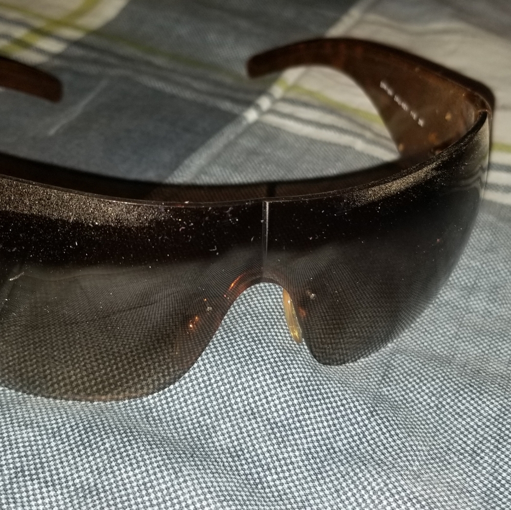 Prada Milano Unisex Sunglasses - Picture 5 of 8